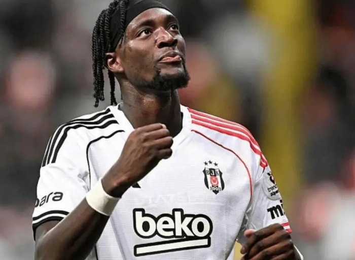 贝西克塔斯1130万镑买断亚伯拉罕，为维拉转会铺路