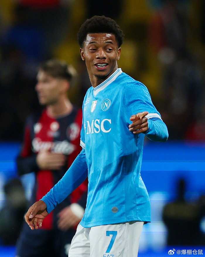 那不勒斯边锋内雷斯接受脚踝手术将缺席3个月