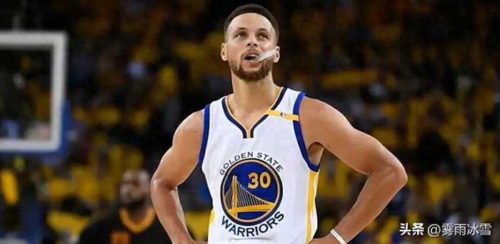 库里以场均 4.5 个三分领跑 NBA 榜单，这是什么概念？