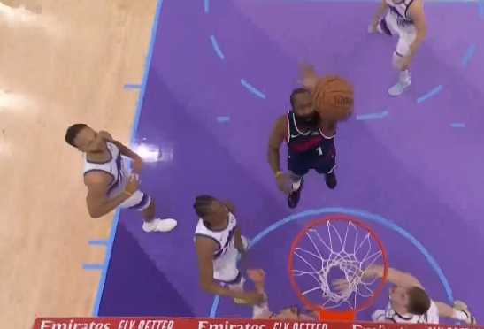 哈登传空接太高自己补篮打进，快船追至17-19落后爵士2分
