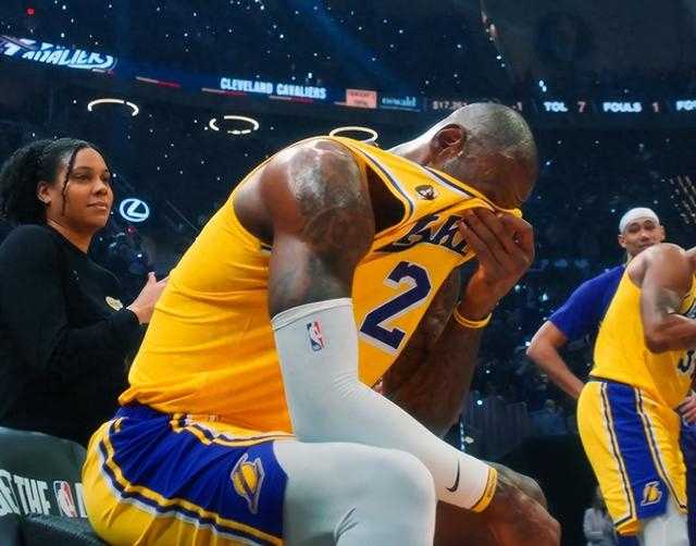 60000分钟！詹姆斯你太狠了，23年巅峰，创造79年NBA独一无二纪录