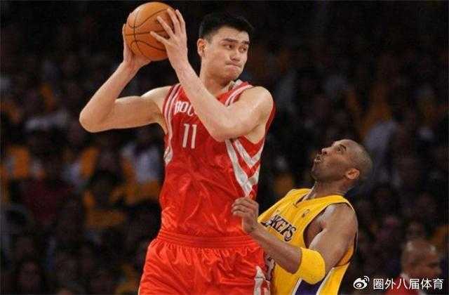 姚明曾在NBA叱咤风云足足8年！他生涯9339万薪资真正能到手多少？