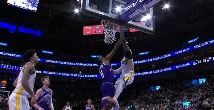 看呆追梦！小佩顿接球杀入篮下迎着科迪战斧劈扣！