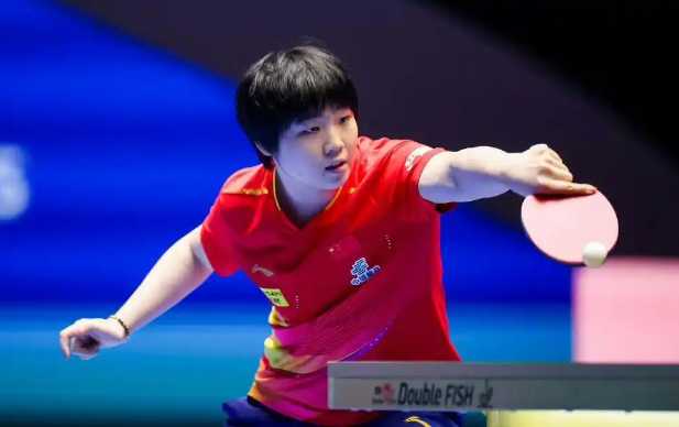 WTT冠军赛：蒯曼开局连得4分！兑现第2个局点，2-0领先世界杯亚军